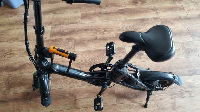 Selling my Fiido D3 Pro electric bike + lock+ phone holder