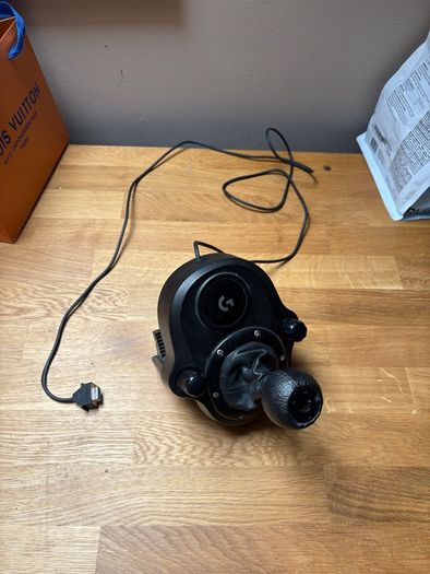 logitech g29 steering wheel with shifter