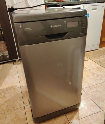 Hotpoint Ultima Super Silent Dishwasher