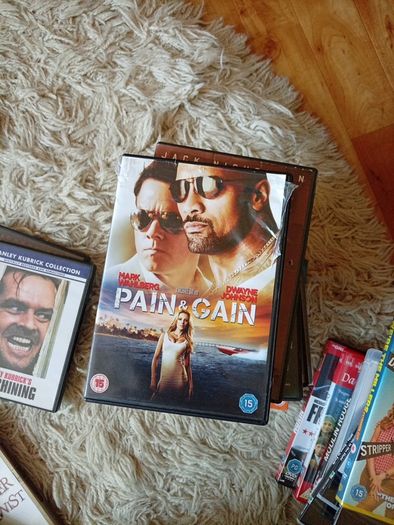 Thriller, Comedy, Horror, Drama, Romance, Musical films, movies on dvd