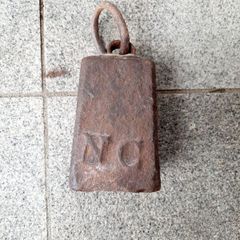 Antique weight