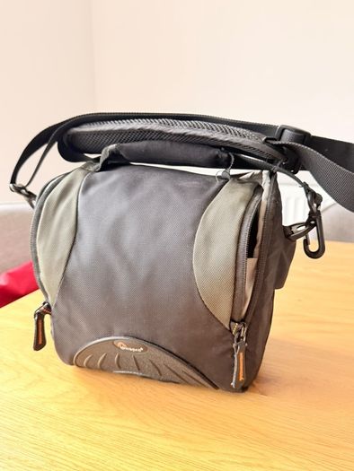 Nikon D3400 + 18-55mm VR + 10-20mm VR Wide Angle + Lowepro Bag Full Kit