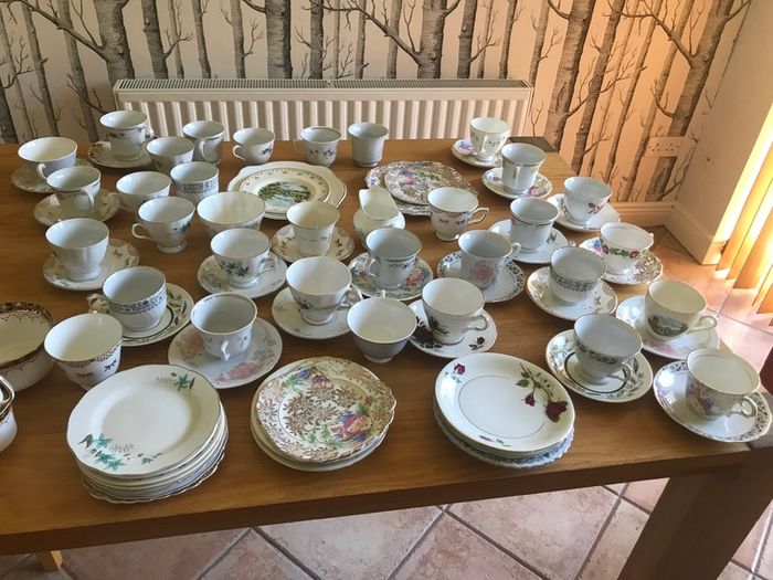 China cups saucers plates