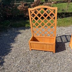 Wooden planter with trellis x 3