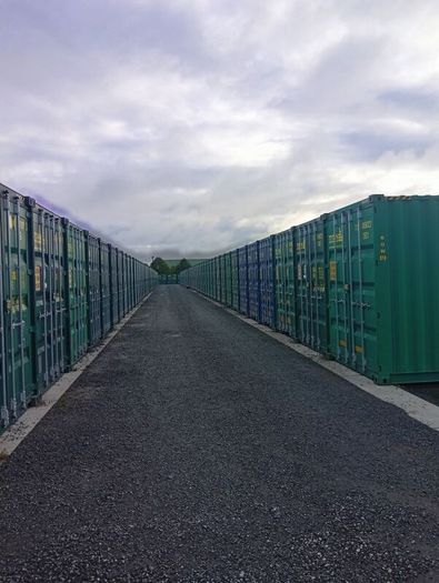 20ft shipping container storage share/rent