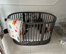Stokke Sleepi oval cot/crib