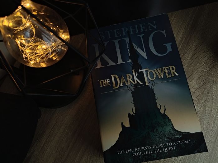 The Dark Tower ! by Stephen King ! 2005 ! by Hodder & Stoughton !