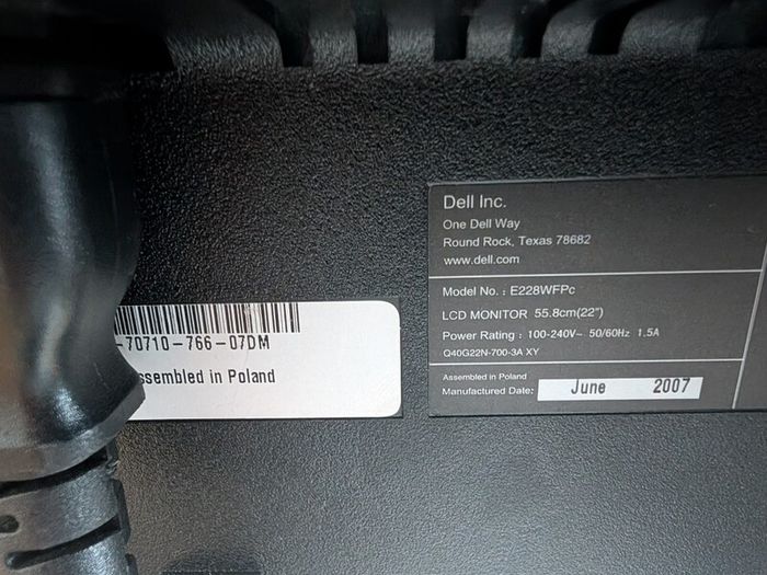 Dell 22" Widescreen LCD Monitor + DVI-to-HDMI Adapter Cable