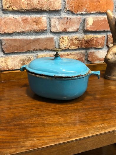 vintage cast iron pot