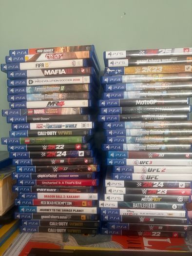 Ps4 &  PS5 game bundle