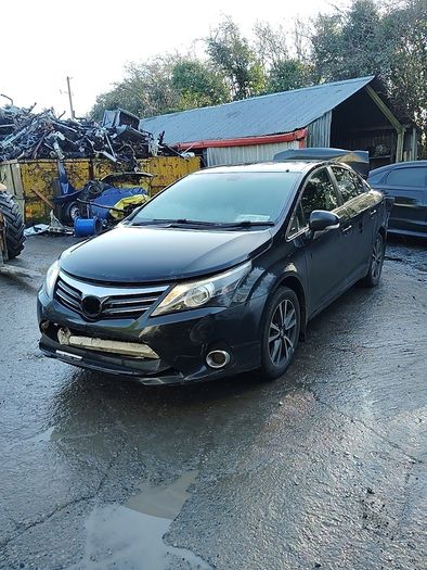 Breaking Toyota avensis 2014 2.0 diesel