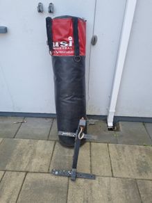 Punch bag and wall mount