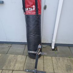 Punch bag and wall mount