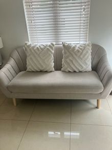 2.5 seater couch