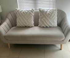 2.5 seater couch