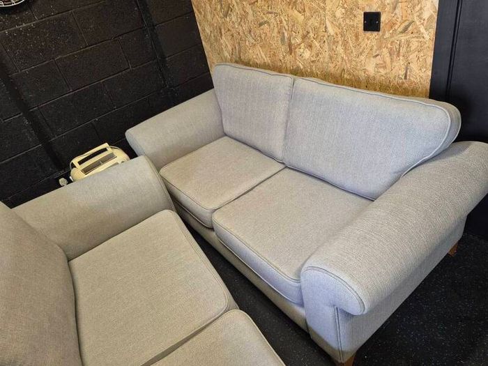 Beautful 3 +2 dfs sofa set