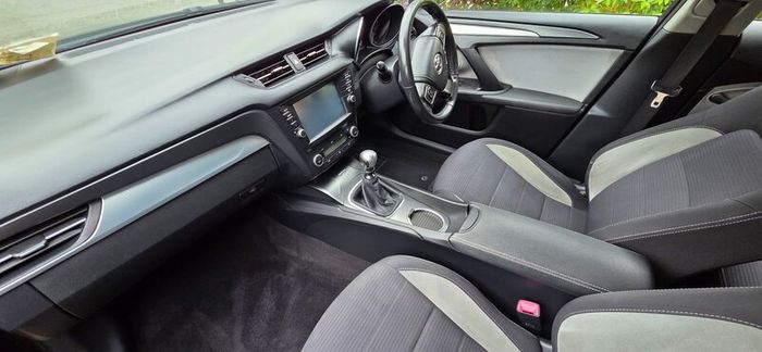 Toyota Avensis 2016 NCT'd till 2028
