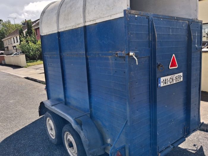 Double horsebox