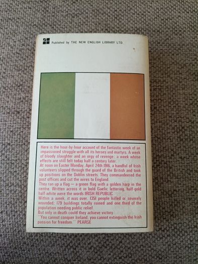 The Easter Rebellion by Max Caulfield 1965 edition in good used condition with FREE STANDARD POSTAGE INCLUDED