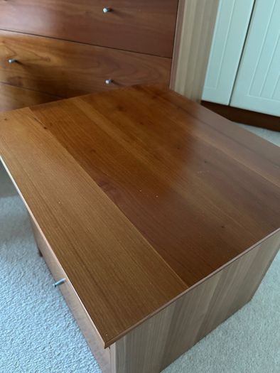 Bedroom furniture set in perfect condition - chest drawers + 2 lockers