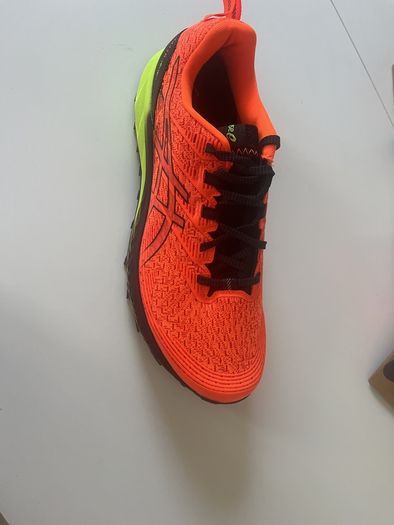 Asics Trabuco trainers