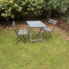 garden table and 2 chairs