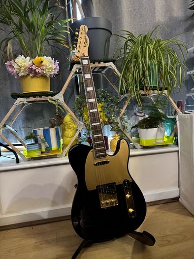 guitar Squier tele 40th anniversary gold, black