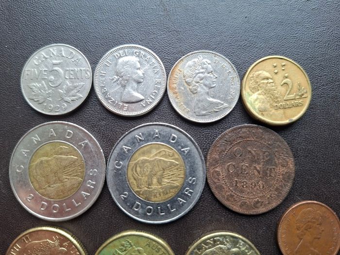A Lot of 16 coins from Canada (1890-2010)