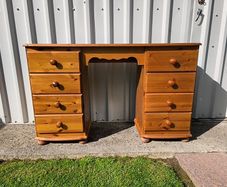 Dressing table