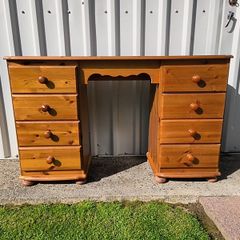 Dressing table