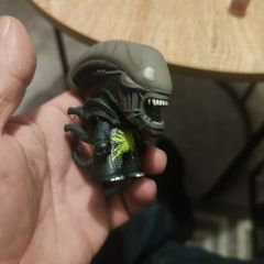 Alien VS Predator AVP Titans 4.5" Tall Vinyl Figure Xenomorph!