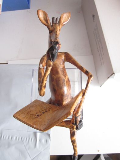 Thinking Giraffe Wooden Shelf Sitter