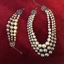pearl necklace and bracelet set Image 9