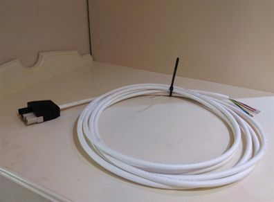 White 5 Core 1mm Flexible Cable, 7 m
