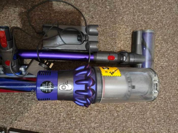dyson cyclone v10 animal