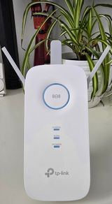 TP-Link RE550 AC1900 W-iFi extender booster