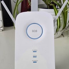 TP-Link RE550 AC1900 W-iFi extender booster