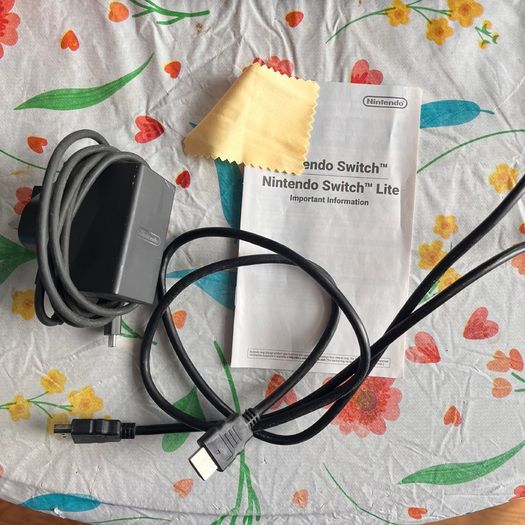 Nintendo Switch (1st Edition with Bundle)