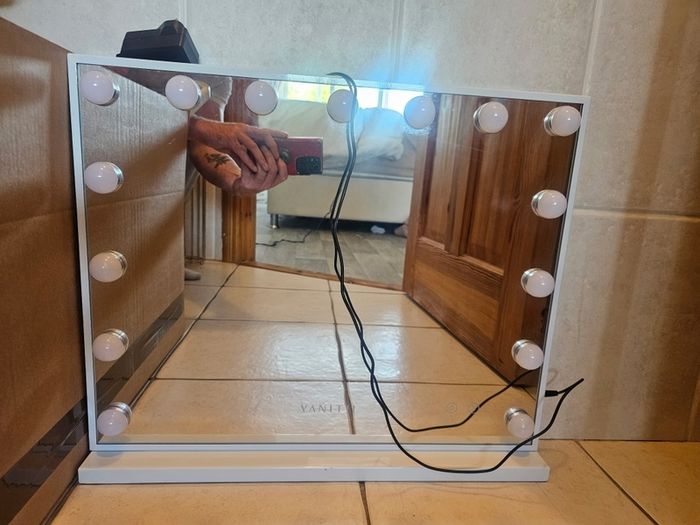 vanity mirror