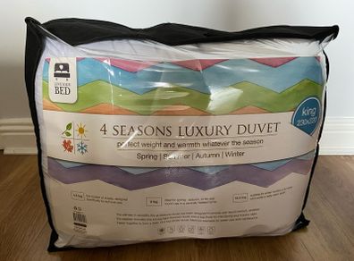 4 Seasons king size luxury duvet - All seasons duvet in perfect condition, barely used