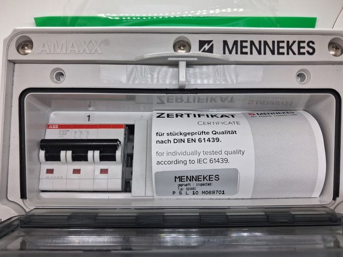 Postage - Mennekes - 924660 AMAXX IP44 32A  Wall Socket