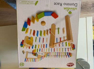 Wooden domino set