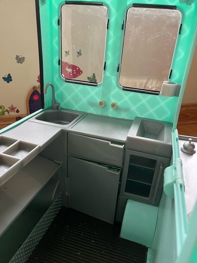 our generation ice cream truck / dolls / dog and accessories