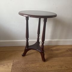 Circular coffee table
