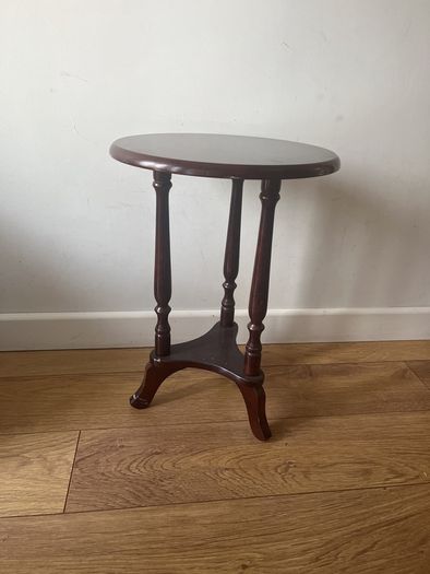 Circular coffee table