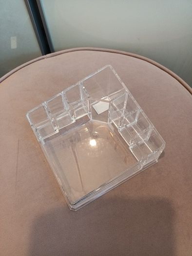 make up storage