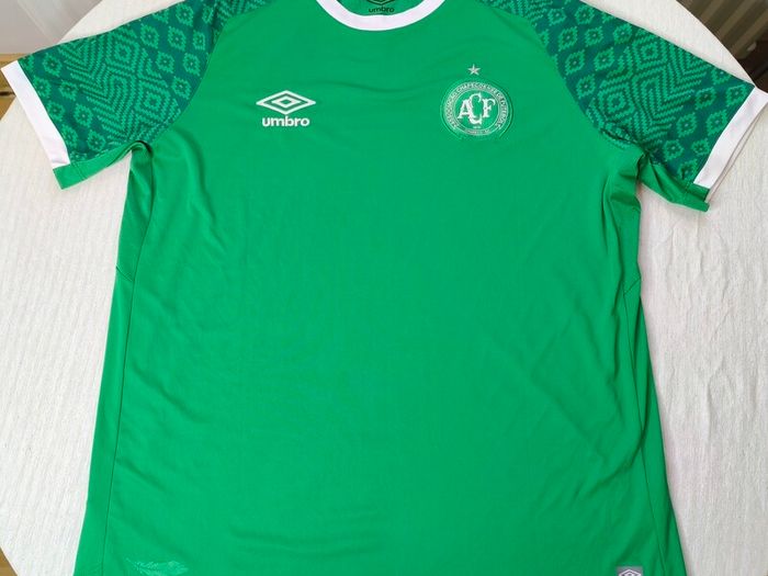 Mint 2021 Chapecoense Umbro Home Jersey Size XL Adults