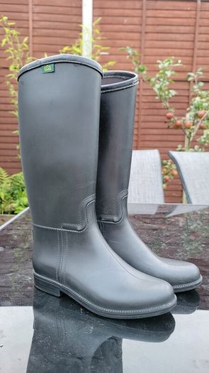 Horse riding boots