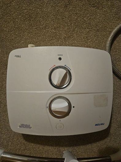 Triton T90sr shower