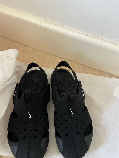 nike sunray sandals runners size 11 1/2